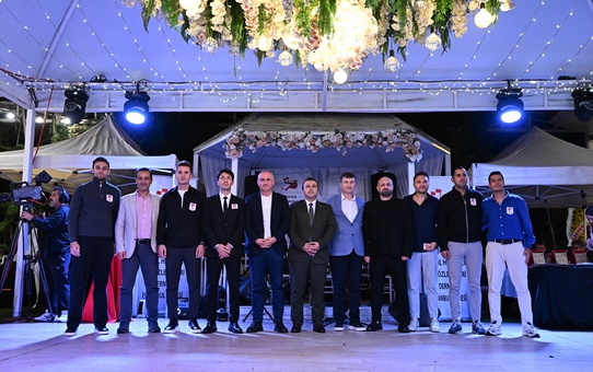 Süper Lig hakemleri Çamlıca'da alt klasman hakemlerine kokartlarını takdim etti