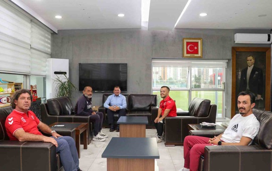 Milli halterci Çağdaş Kaya, Dünya Şampiyonası öncesi Kayseri İl Müdürü'nü ziyaret etti