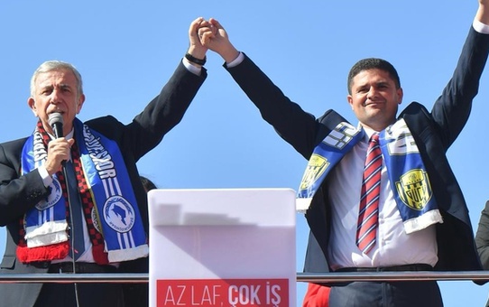 Mansur Yavaş'ın ardından Şereflikoçhisar Belediye Başkanı Koçak CHP'den istifa etti.