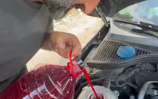 Oto tamircisi İbrahim Yılmaz, şalgam suyunu motor suyu yapıp 40 kilometre gitti