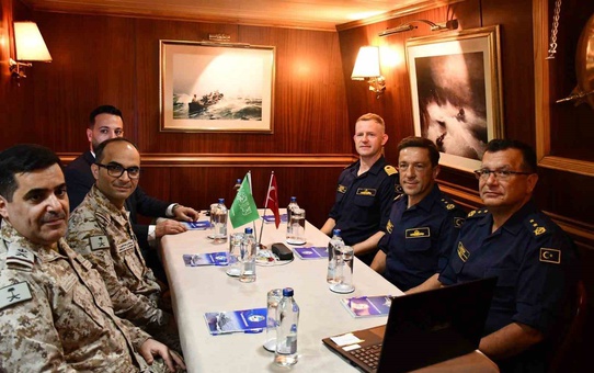 TCG Kemalreis'in Cidde liman ziyaretinde koalisyon komutanlarıyla toplantı yapıldı