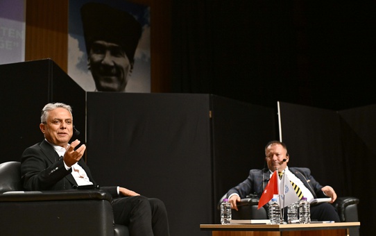 Muratpaşa Başkanı Uysal: 'Bütün ömrümüzü feda edip bu ülkeyi ayağa kaldırmak zorundayız'