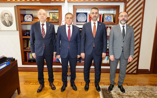 TEB, Hatipoğlu'ndan genç eczacı istihdamı ve eczane ekonomisi için destek istedi