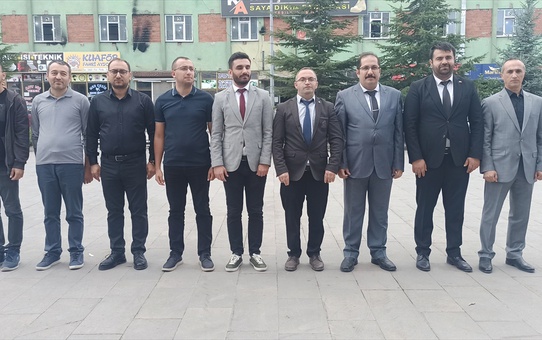 Tokat Yeşilyurt'ta İlköğretim Haftası töreni yapıldı, yeni öğrencilere çiçek verildi