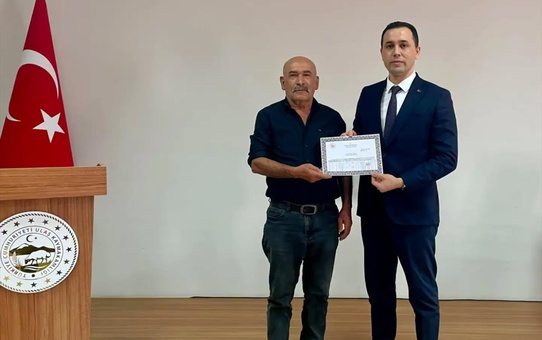 Ulaş Kaymakamı Avcı, çevre çalışmasına katkı sunan Cılga'ya teşekkür belgesi verdi