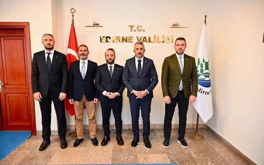 Edirne Valisi Sezer, MHP İl Başkanı Biçer ve Okçular Vakfı yetkililerini kabul etti