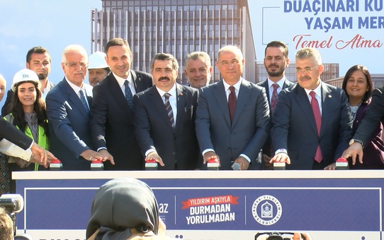 Efkan Ala, Bursa Yıldırım'da bütçeyi yakınlara zenginleşme aracı yapanları eleştirdi