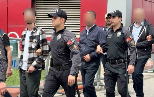 FETÖ davasında Gaziantep'te 3 sanık hapis aldı, Nakıboğlu ve Orhan K. beraat etti