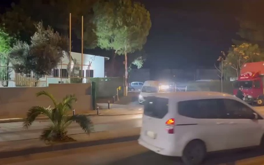 İzmir'de 78 adrese eş zamanlı baskında aranan 184 kişi gözaltına alındı
