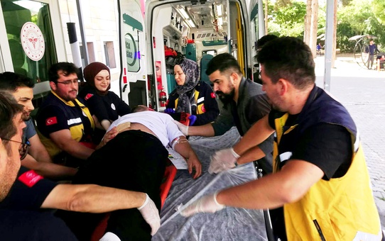 Kayseri Yeşilhisar'da muhtar, tatbikattaki yaralıları gerçek sanıp yardıma koştu