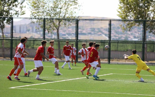 Kayserispor U-19, evinde Adanaspor'u 2-1 yenerek lige galibiyetle başladı