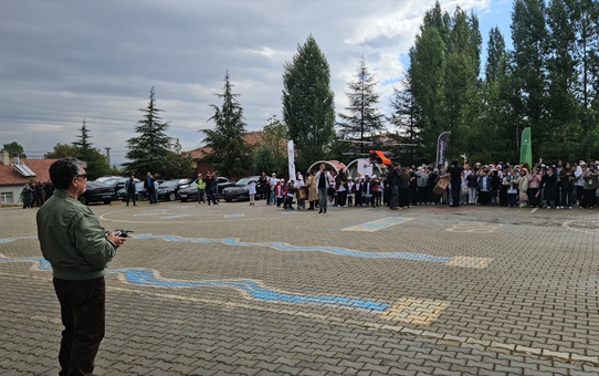 Kırşehir'de köy çocukları için havacılık atölyelerinde etkinlik düzenlendi