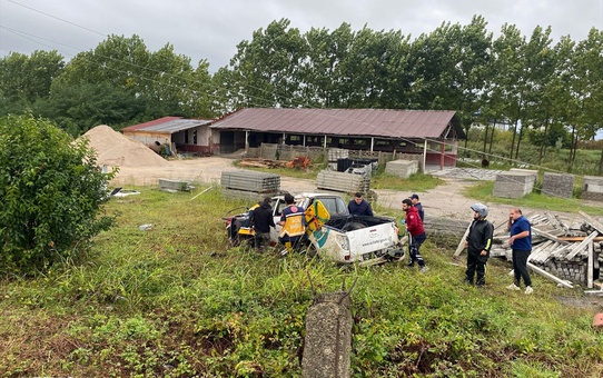 Samsun Terme Sakarlı'da organ nakli pikabı devrildi, 2 sağlık personeli yaralandı
