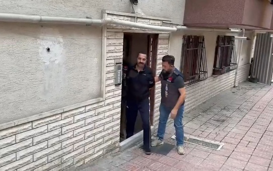 Sanal medyada 'kamu görevlileriyle iletişimde' izlenimi veren şüpheliye gözaltı (2)