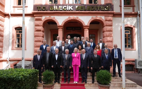 YENİ Partili Çakırözer ve Bakan, Bilecik Belediye Başkanı Subaşı'yı ziyaret etti