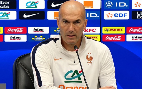 28 yıllık TRT muhabiri Zidane'ın karşısında heyecanlandı! Sesi titredi