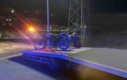 Adıyaman Gölbaşı'nda jandarma, abartı egzoz kullanan sürücüye 16 bin lira ceza kesti