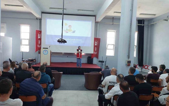 Bandırma Cezaevi'ndeki hükümlülere bilinçli medya ve kadına şiddet eğitimi verildi