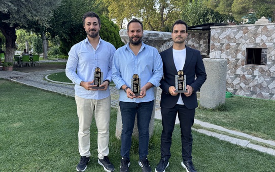 İzmir Bergama'da Şakir Süter Yarışması'nda AA muhabiri ve kameramanına ödül verildi