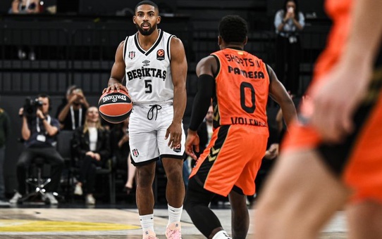Beşiktaş, Euroleague'e Valencia Basket karşısında 96-94'lük yenilgiyle başladı.