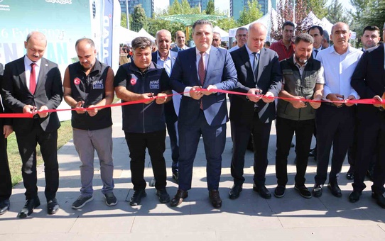 Diyarbakır Yenişehir'de TÜBİTAK destekli bilim şenliği 34 stantla başladı