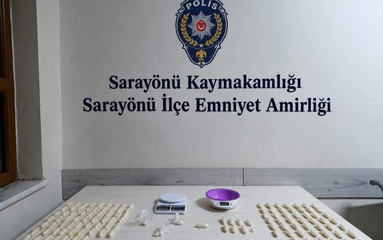 Konya Sarayönü'nde 1 kilo 203 gram metamfetamin ele geçirildi, 3 tutuklama yapıldı
