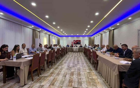 Mersin Bozyazı'da okul ve çevresi güvenliği Kaymakam başkanlığında görüşüldü