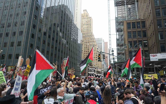 New York'ta binlerce kişi Netanyahu'yu protesto etti, polis BM'ye yaklaştırmadı
