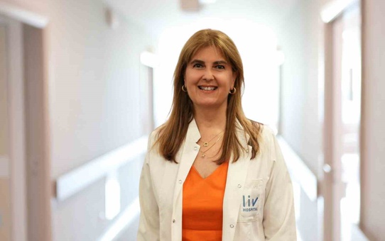 Dünya Akciğer Günü'nde Prof. Dr. Ferah Ece, üç haftadan uzun öksürüğe dikkat çekti