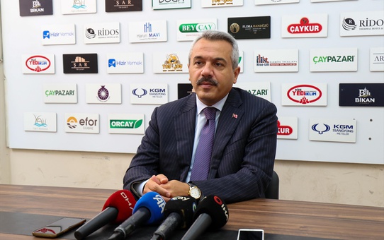 Rize Valisi Baydaş, heyelanlarla mücadelede köklü ağaç dikimini gündeme getirdi