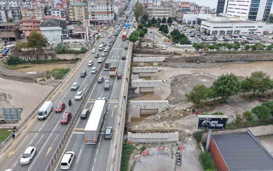 Trabzon Akçaabat'ta Haçkalı Baba Kavşağı'na yeni köprü yapılıyor, trafik rahatlayacak