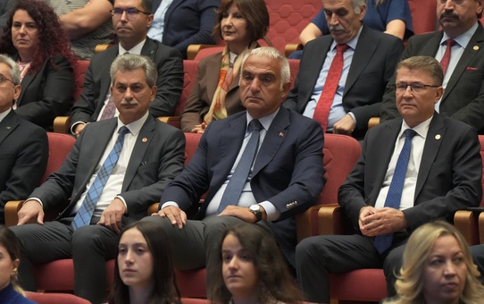 'Türk Diline Hizmet Ödülleri' sahiplerini buldu