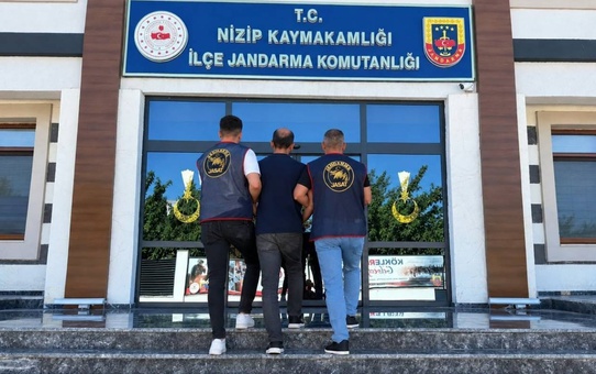 JASAT, Gaziantep Nizip'te uyuşturucudan 12 yıl 2 ay hapis cezasıyla aranan şahsı yakaladı