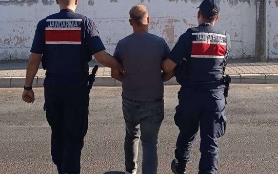 Jandarma, Aydın Nazilli'de 28 yıl 5 ay 20 gün hapis cezasıyla aranan şahsı yakaladı