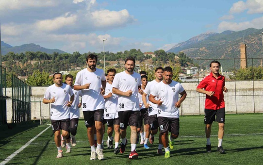 Aydınspor, geçen sezon formayı giyen Duran Adagümeli ile yeni sezonda yeniden anlaştı
