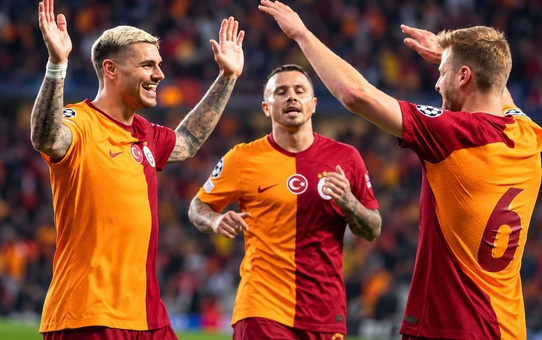 Galatasaray'ın eski yıldızı 33 yaşında futbolu bıraktı! Nedeni kahretti