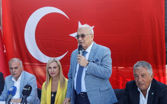 İYİ Parti Genel Başkan Yardımcısı Sayan, Mersin'de partililerle bir araya geldi