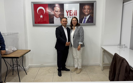 Yeni Parti'nin Kula ön seçiminde Esen Çınar, Ramazan Güvenç'i 95 oy farkla geçti