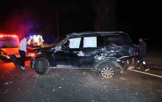 Nevşehir'de alkollü genç, iddiaya göre izinsiz aldığı araçla takla attı, 2 kişi yaralandı