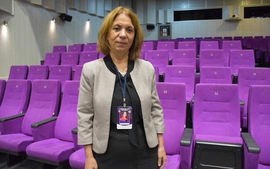 Prof. Dr. Kumcağız, ailelerin çocukla ilgilenirken telefon kullanmasını doğru bulmadı