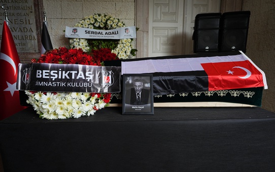 Beşiktaş'ın 77 yaşındaki eski yöneticisi Metin Keçeli için cenaze töreni düzenlendi