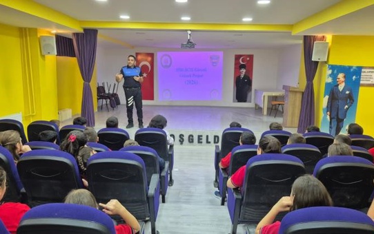Bilecik'te polis, 'Birlikte Güvenli Gelecek' projesiyle 100 öğrenciye eğitim verdi