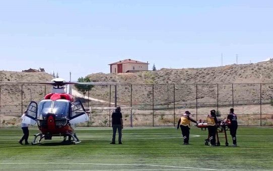 Kalp krizi geçiren 74 yaşındaki hasta hava ambulansıyla Malatya'ya sevk edildi