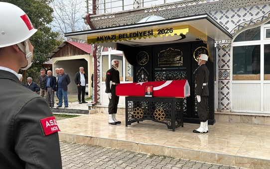 İstanbul'da kalp krizi geçiren Kıbrıs gazisi Metin Çalışkan Akyazı'da defnedildi