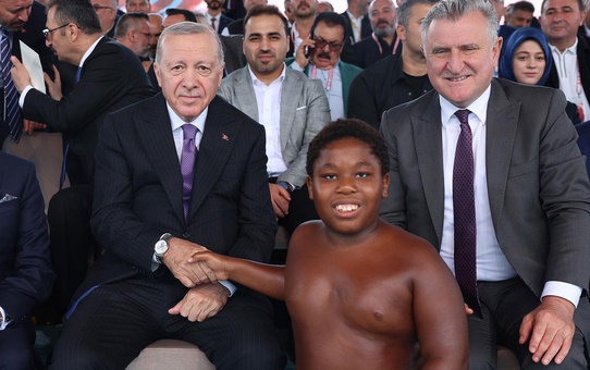 Tanzanyalı Arap Osman, Cumhurbaşkanı Erdoğan'ın kendisine sorduğu soruyu açıkladı