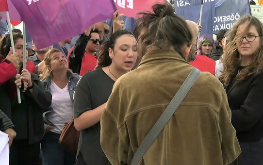 Kadıköy'de 'Artık Yeter' yürüyüşünde bir günde 6 kadının öldürülmesi protesto edildi