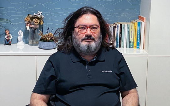 Doç. Dr. Tanır, bir sigara çekiminin bile gençlerde bağımlılığı tetiklediğini söyledi