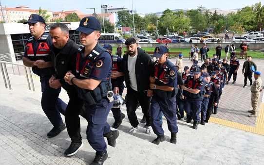 Yahşihan Belediyesi soruşturmasında gözaltına alınan 35 zanlı adliyeye sevk edildi
