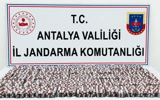 Antalya Manavgat'ta jandarma valizde 6 bin 540 sentetik hap buldu, şüpheli tutuklandı