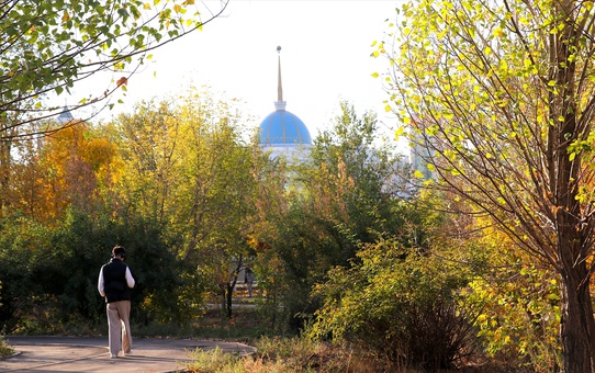 Astana sonbahar renklerine büründü, Cumhurbaşkanlığı Parkı ziyaretçi akını yaşadı